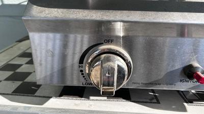 SPORTSMAN SERIES TAILGATE BBQ GRILL WITH NEW UTENSILS