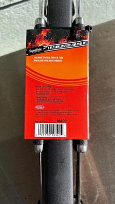 SPORTSMAN SERIES TAILGATE BBQ GRILL WITH NEW UTENSILS