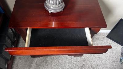 GORGEOUS LAMP AND NIGHTSTAND