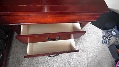 GORGEOUS LAMP AND NIGHTSTAND