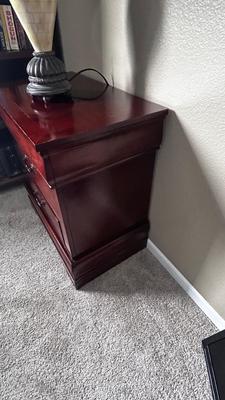 GORGEOUS LAMP AND NIGHTSTAND