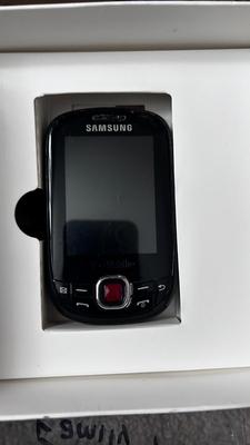 SEVERAL IPHONE CORDS, C-TYPE CORDS, CAR PHONE HOLDERS, SAMSUNG PHONE, AND MORE!