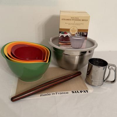 Williams Sonoma & Farberware Spouted Mixing Bowls & More (LR-JS)