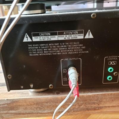 LOT 34: Kenwood 5 Disk CD Player with Audio-Video Stereo Receiver