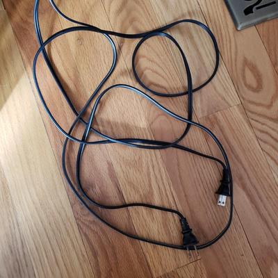 LOT 34: Kenwood 5 Disk CD Player with Audio-Video Stereo Receiver