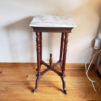 LOT 37: Vintage Marble Top Table with Geometric Crystal Table Lamp