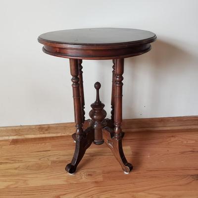 LOT 38: Victorian Style Oval Top Table with Decorative Table Lamp
