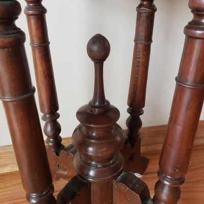 LOT 38: Victorian Style Oval Top Table with Decorative Table Lamp