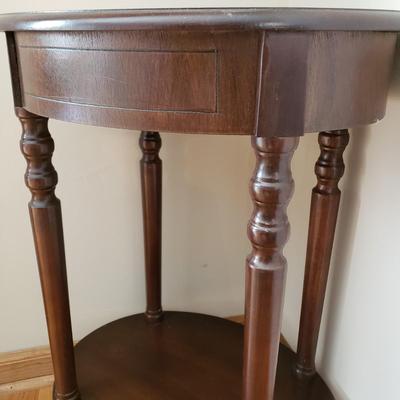 LOT 40: Wooden Hanging Display/Trinket Shelf with Two Tier Oval Side Table