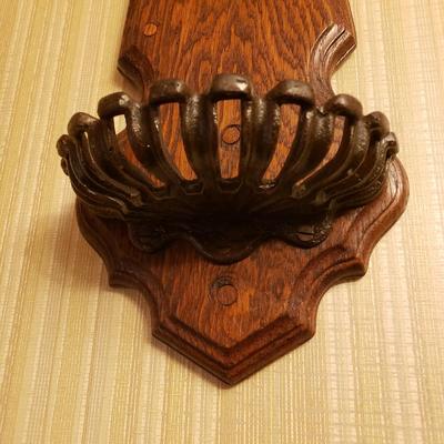 LOT 43: Home Decor: Enamel Pail, "Head" Sign, Wood & Metal Wall Sconce & NIP Martha Stewart Chair Pads