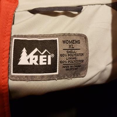 LOT 45: Jackets for All Seasons-Columbia, Cabela's, REI, Calvin Klein