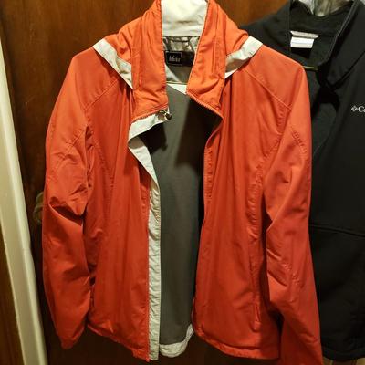 LOT 45: Jackets for All Seasons-Columbia, Cabela's, REI, Calvin Klein