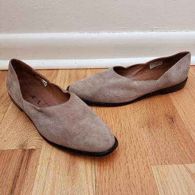 LOT 83: Vintage Giorgio Armani, Eddie Bauer, Stuart Weitzman Shoes & More-Size 8/8.5