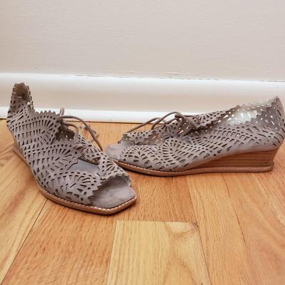 LOT 84: Sketchers, Nautica, Cole Haan, Jeffrey Campbell Shoes & More-Size 8/8.5