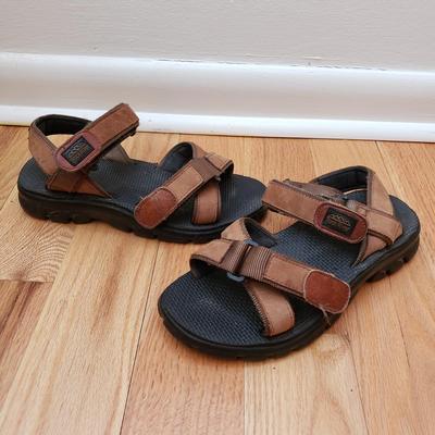 LOT 85: Birkenstock, Sperry, Ugg & More-Size 8/8.5