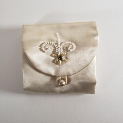 LOT 98: Collection of Vintage Beaded Purses & Jewelry Storage Pouch