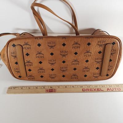 LOT 106: MCM Large Reversible Tote Bag & Matching Pouch Bag