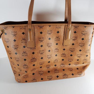 LOT 106: MCM Large Reversible Tote Bag & Matching Pouch Bag