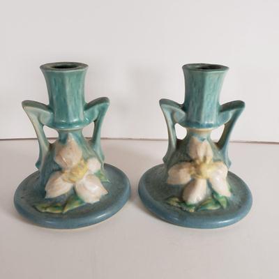 LOT 167: Roseville Pottery Clematis Console Bowl & Candle Holders
