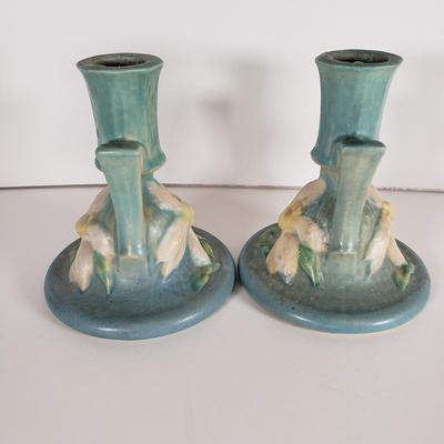 LOT 167: Roseville Pottery Clematis Console Bowl & Candle Holders