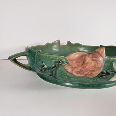 LOT 168: Roseville Pottery Magnolia Centerpiece Console Bowl