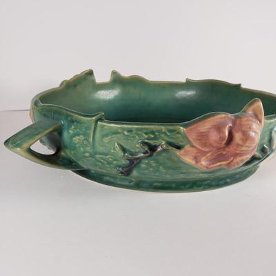 LOT 168: Roseville Pottery Magnolia Centerpiece Console Bowl