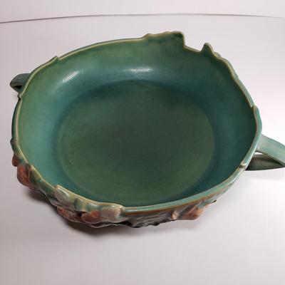 LOT 168: Roseville Pottery Magnolia Centerpiece Console Bowl