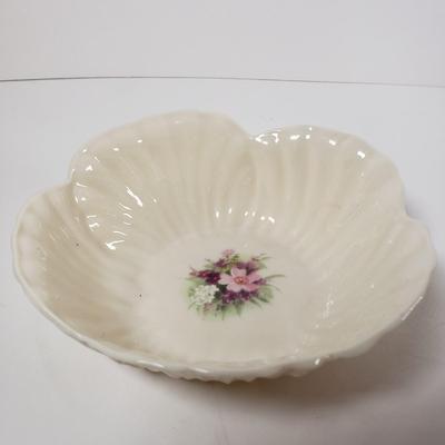 LOT 172: Irish Porcelain & Ceramics Collection-Belleek, Carrigcraft, I. Godinger & More