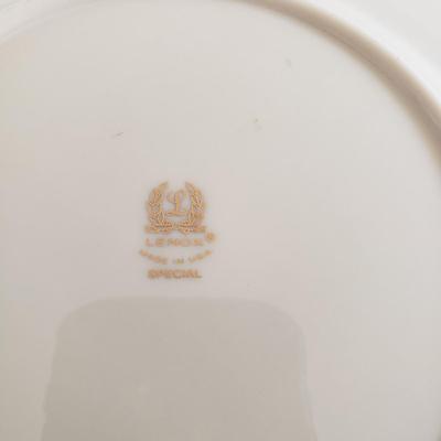 LOT 174: Lenox Holiday Dinnerware Service for 8 with Salt & Pepper, Creamer & Sugar & Extras