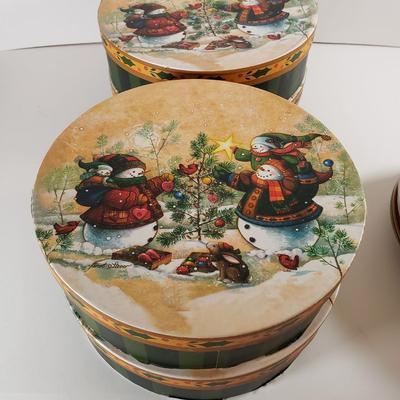 LOT 177: Vintage West Bend Penguin Server, Holiday Entertaining Books & Set of 16 Snowman Plates by Janet Stever