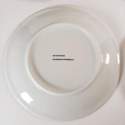 LOT 177: Vintage West Bend Penguin Server, Holiday Entertaining Books & Set of 16 Snowman Plates by Janet Stever