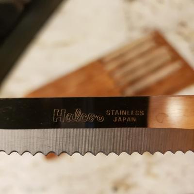 LOT 178: Kitchen Gadgets, Mixing Bowl, Strainers, Knife Set & More