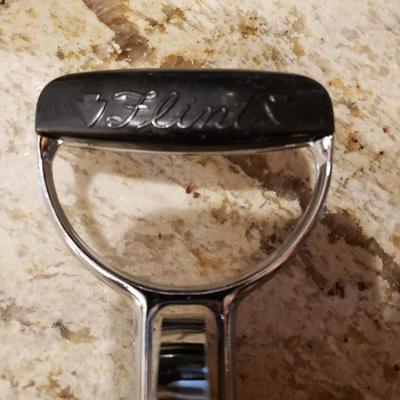 LOT 178: Kitchen Gadgets, Mixing Bowl, Strainers, Knife Set & More