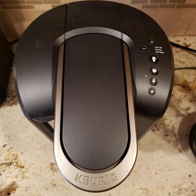 LOT 179: Nespresso Vertuo Pop Coffee Machine with Capsule Dispenser, Keurig Coffee Maker with Pod Storage Rack & Accessories,...