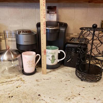 LOT 179: Nespresso Vertuo Pop Coffee Machine with Capsule Dispenser, Keurig Coffee Maker with Pod Storage Rack & Accessories,...