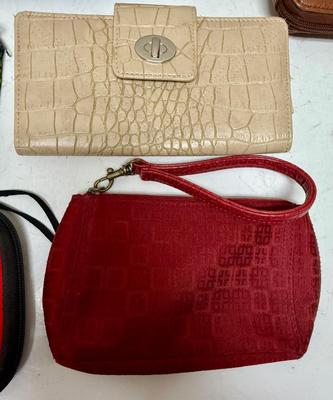 Sale Photo Thumbnail #191