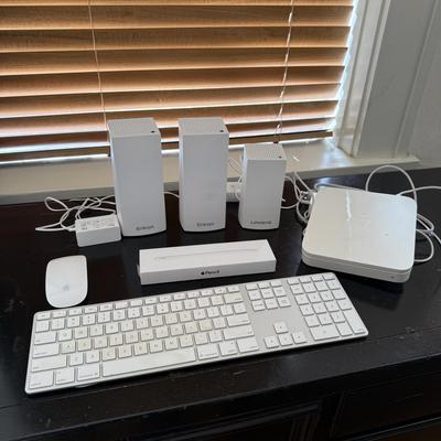 Apple Accessories with Linksys Routers (D-HS)