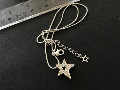 Avon NR Star Necklace