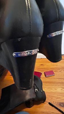 LADIES MICHAEL KORS LEATHER BOOTS- SIZE 9 W/WALLET