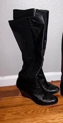 LADIES MICHAEL KORS LEATHER BOOTS- SIZE 9 W/WALLET