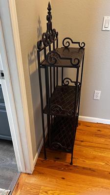 SNAZZY FOLDING METAL SHELF