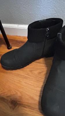 LADIES JBU SNOW BOOTS SIZE 9