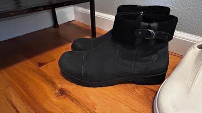 LADIES JBU SNOW BOOTS SIZE 9