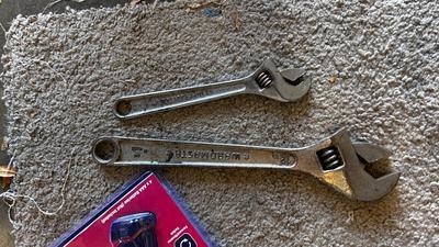 VTG STEEL TOOL BOX, A VARIETY OF END WRENCHES NEW ELECTRIC SCREWDRIVER