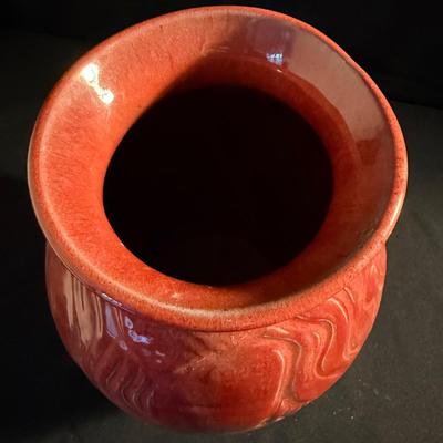 Detailed Vase by Mangum (LR-BM)