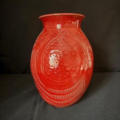 Detailed Vase by Mangum (LR-BM)