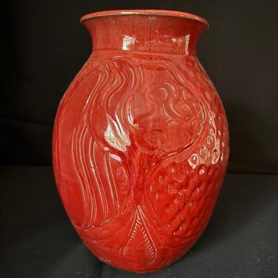 Detailed Vase by Mangum (LR-BM)