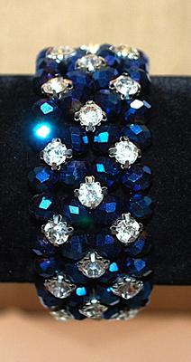 Deep Blue & Clear Beaded Elastic BRACELET (2¼" Opening) in Criss-Cross Pattern