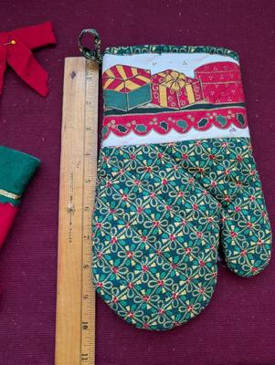 Large lot of vintage Christmas decorations.