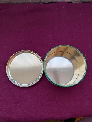 Large lot of vintage Christmas decorations.